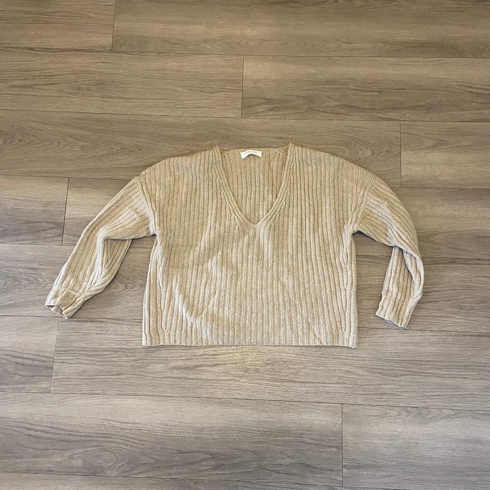Beige wool and cashmere v-neck Everlane sweater